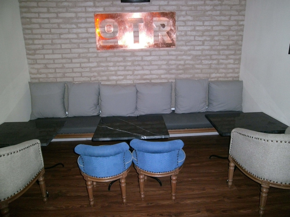 THE CONROY BOUTIQUE HOTEL 21/38