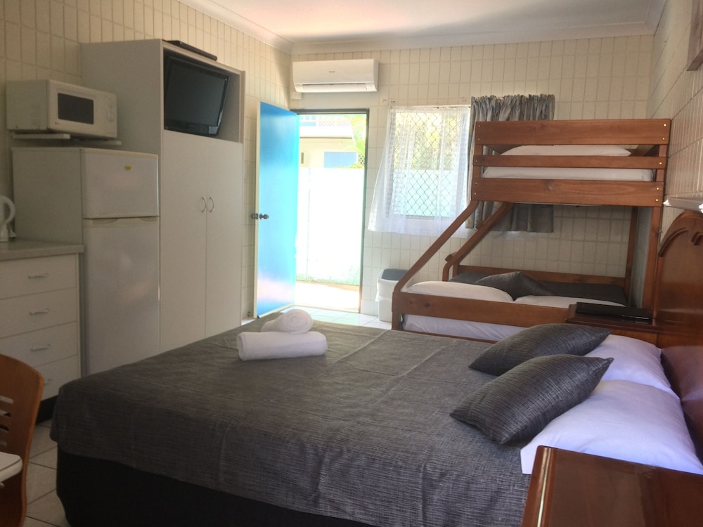 Tropical Palms Inn Resort 18/51