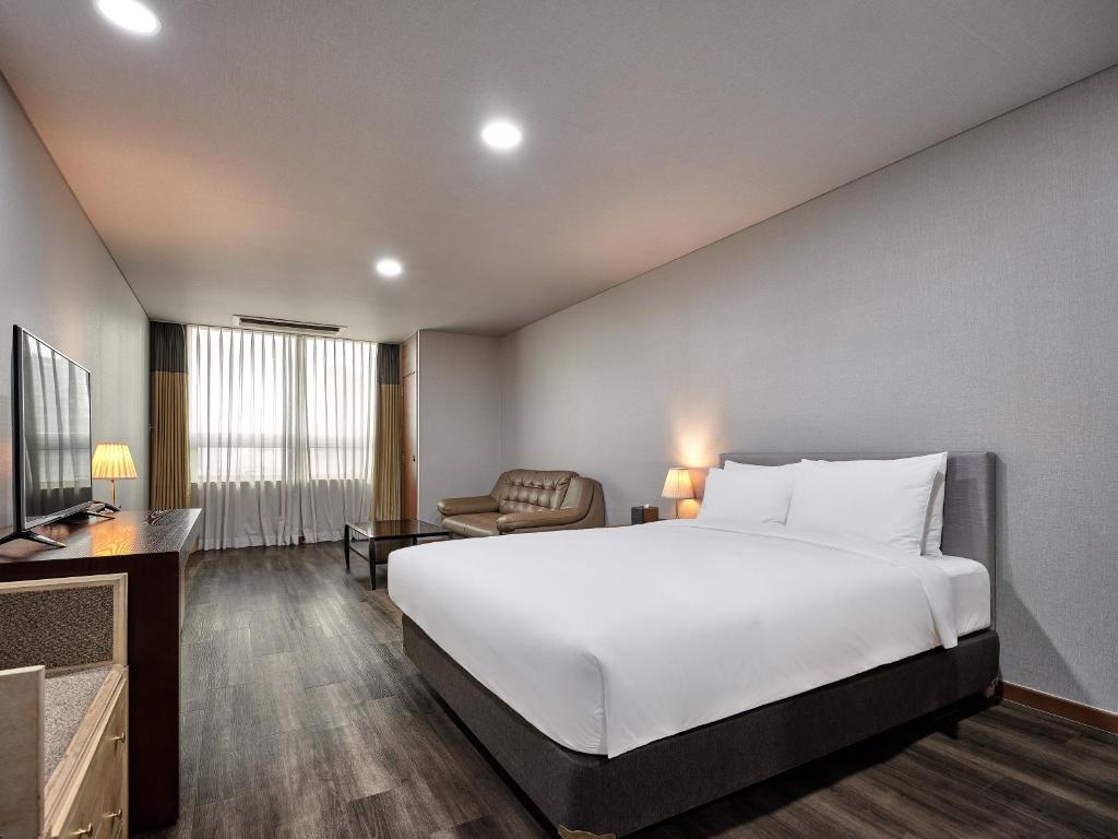 Downtown, Palace, Deluxe, Double Bed