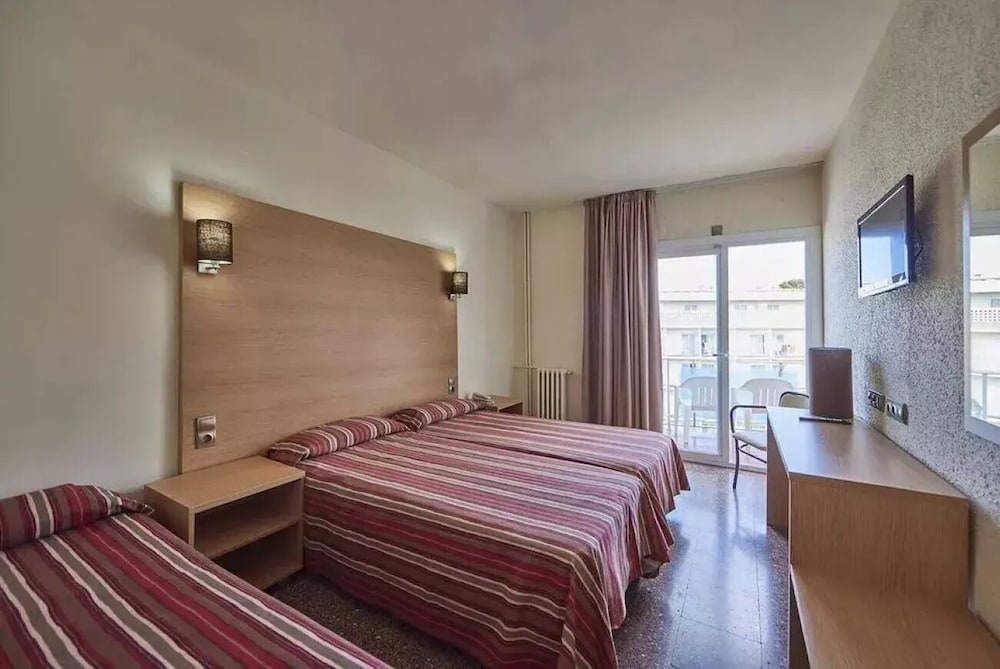 Standard, 3 Beds, Balcony