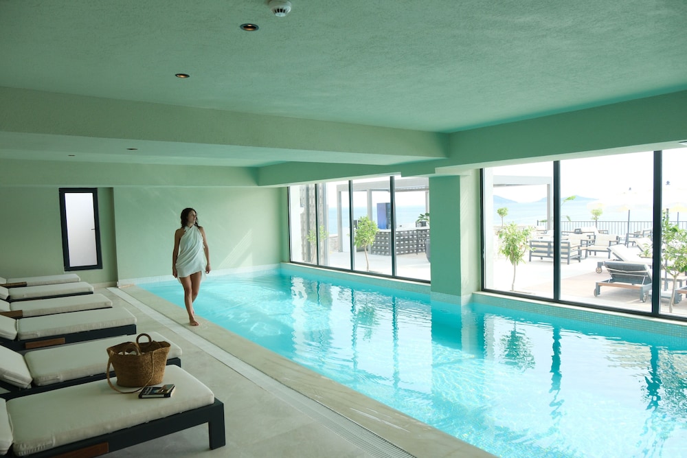 Lures Hotel 32/57