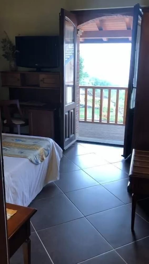 CONNECTING, QUADRUPLE, DOUBLE BED