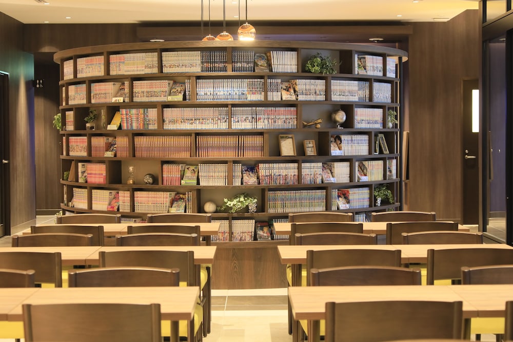 Quintessa Hotel Fukuoka Tenjin Comic & Books 33/37