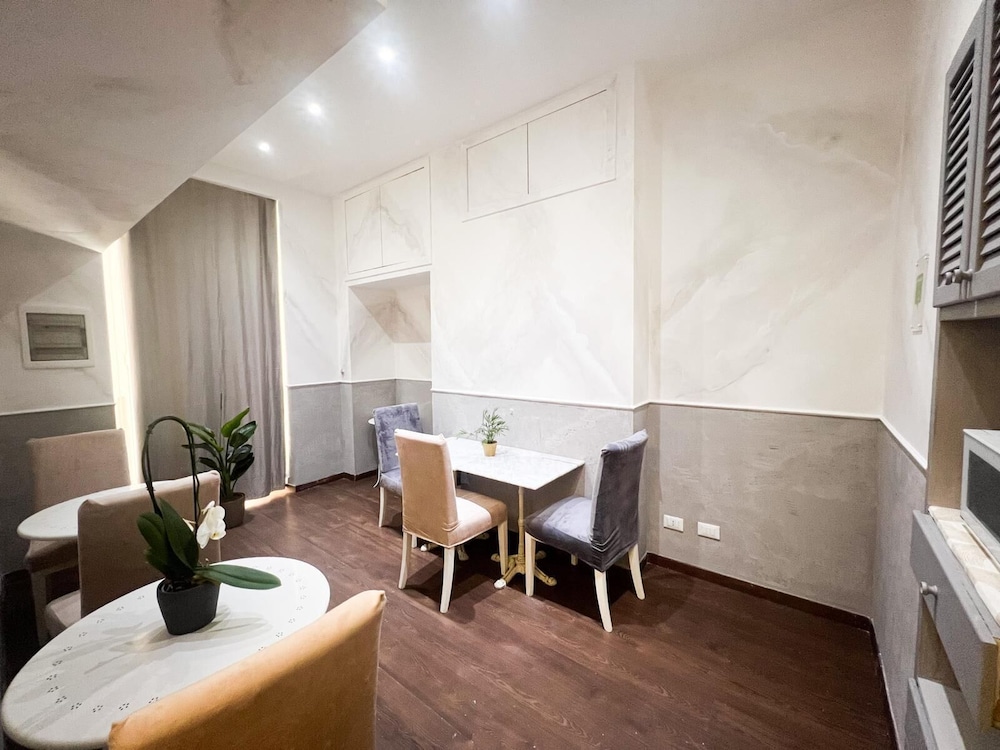 Caesar Place 33/40