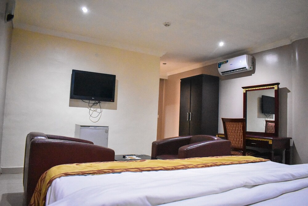 Beni Apartment And Suites 8/50