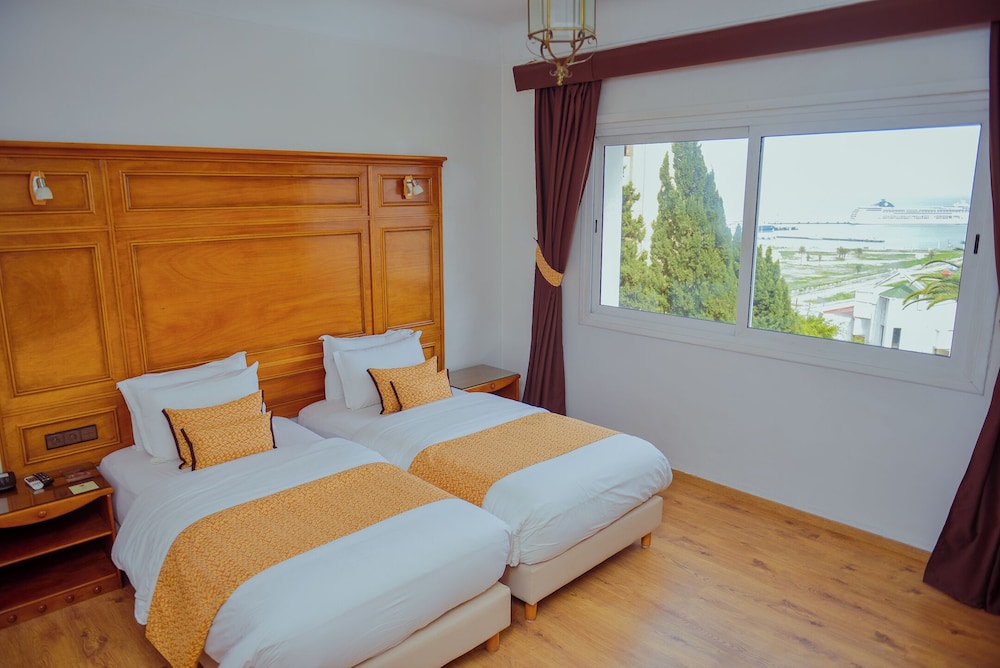 DELUXE, SEA VIEW