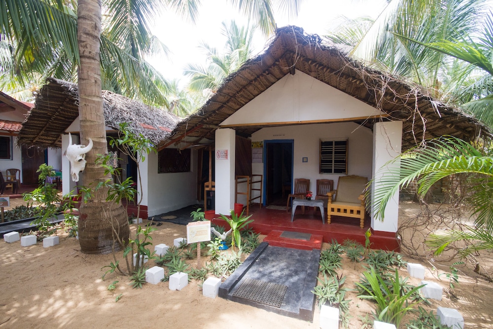 Star Rest Beach Hotel Arugambay 1/50
