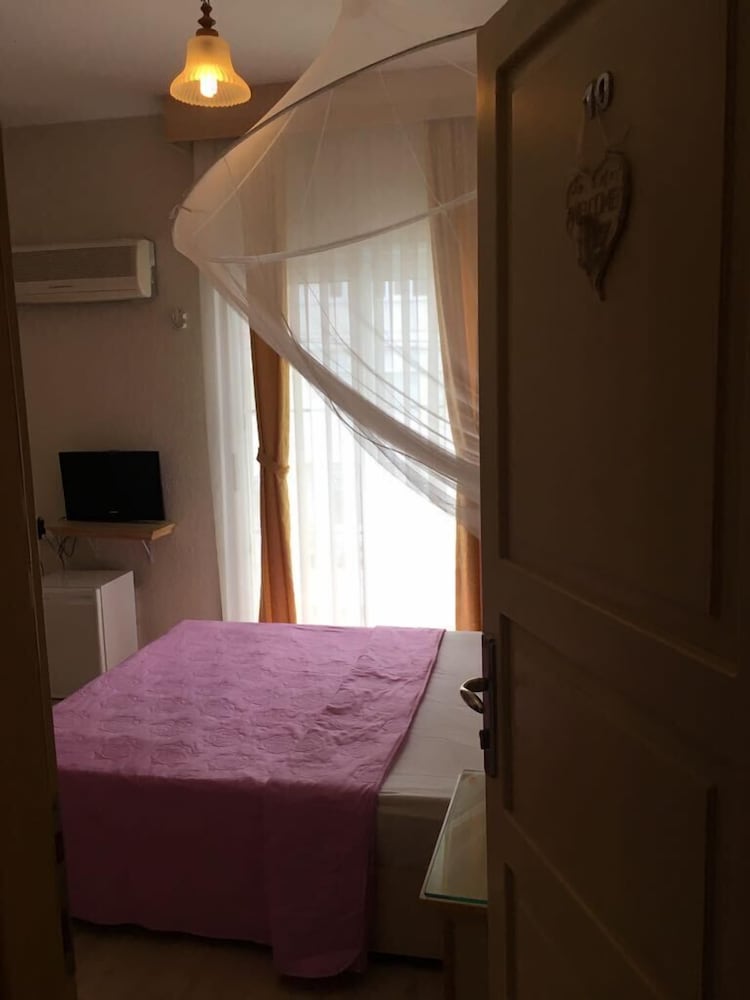 Melaike Otel 32/72