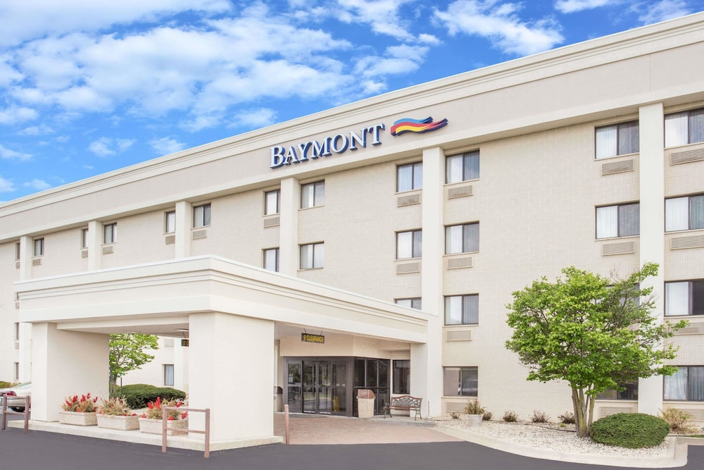 Baymont By Wyndham Janesville 3/23