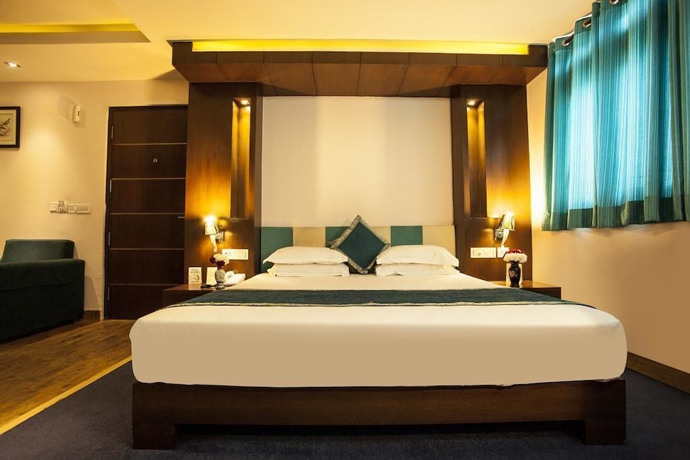 Flag House Resort 20/50