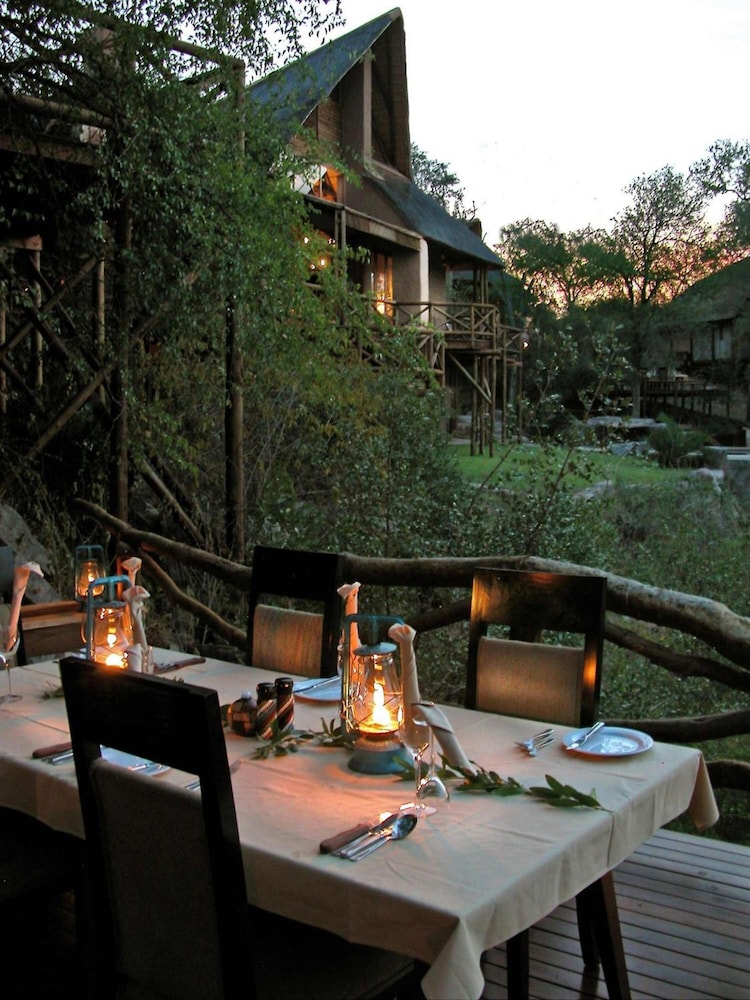 Lukimbi Safari Lodge 32/49