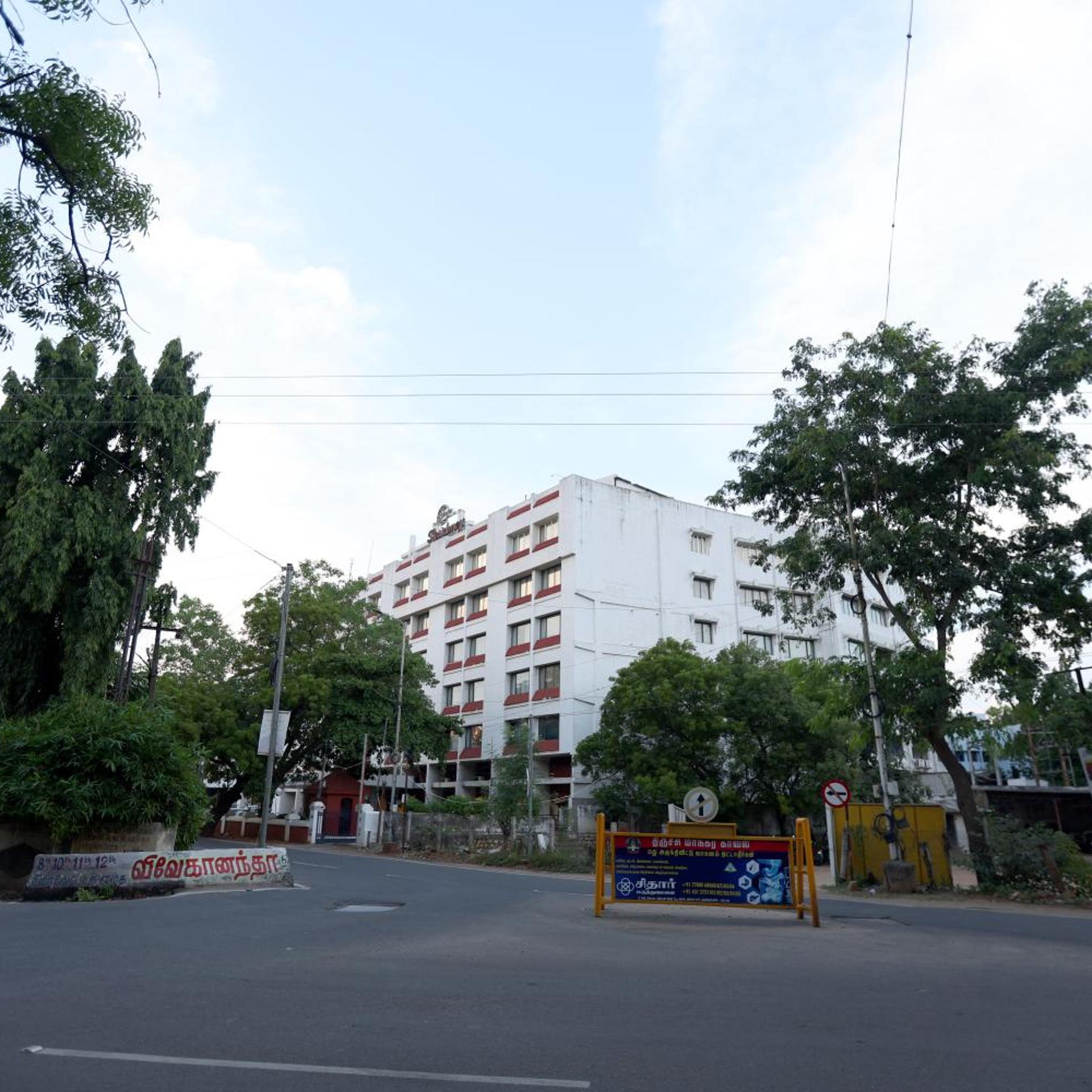 BREEZE RESIDENCY 52/55