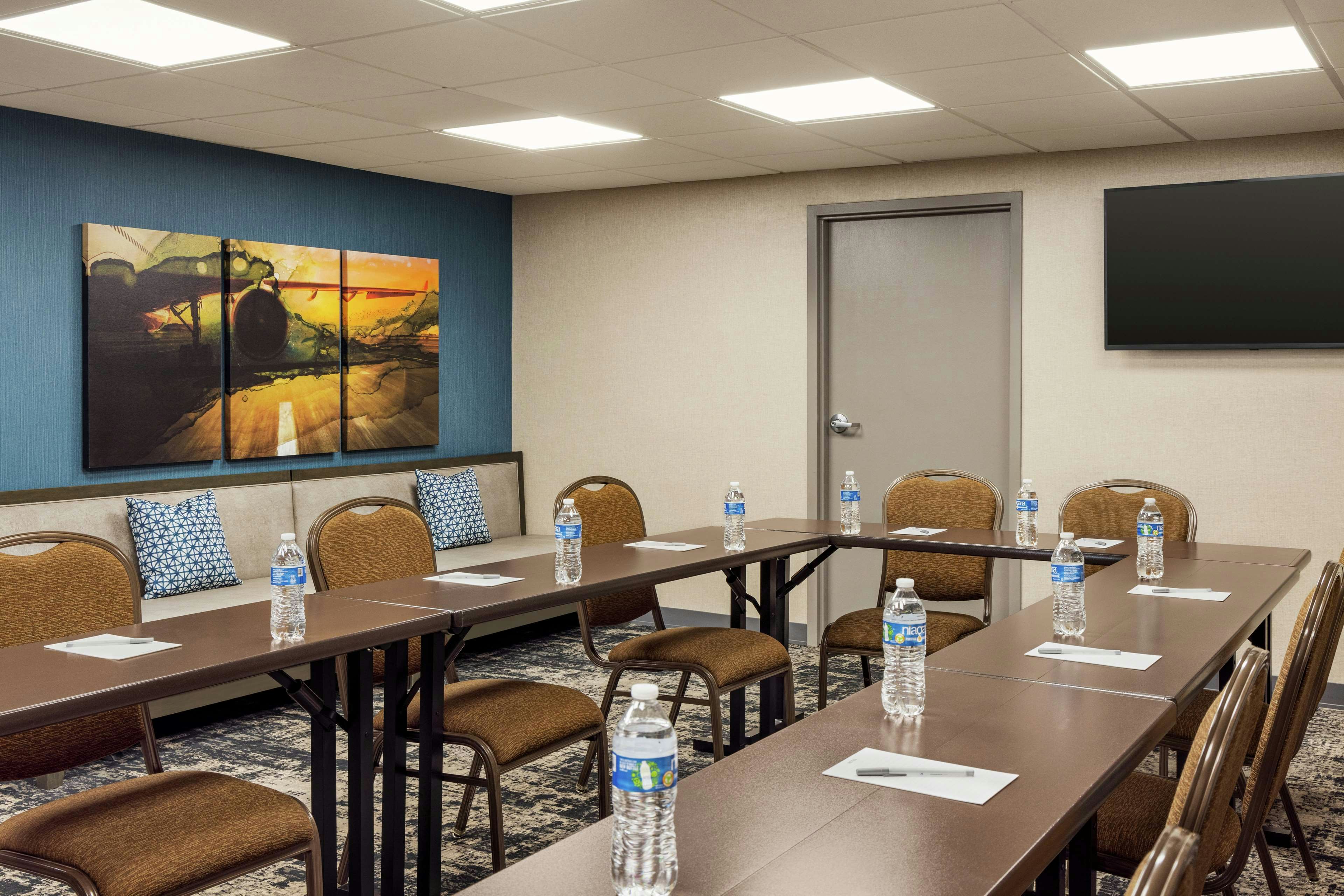 Hampton Inn Chicago-O'Hare International Airport 65/79