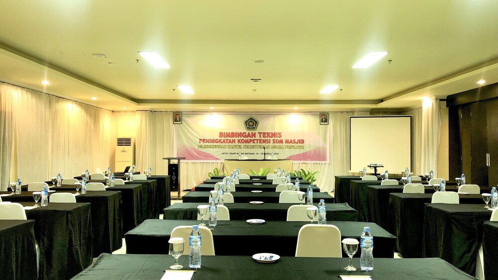 Grand Madani Hotel Syariah (ex Grand Madani Hotel by Prasanthi Syariah) 30/32