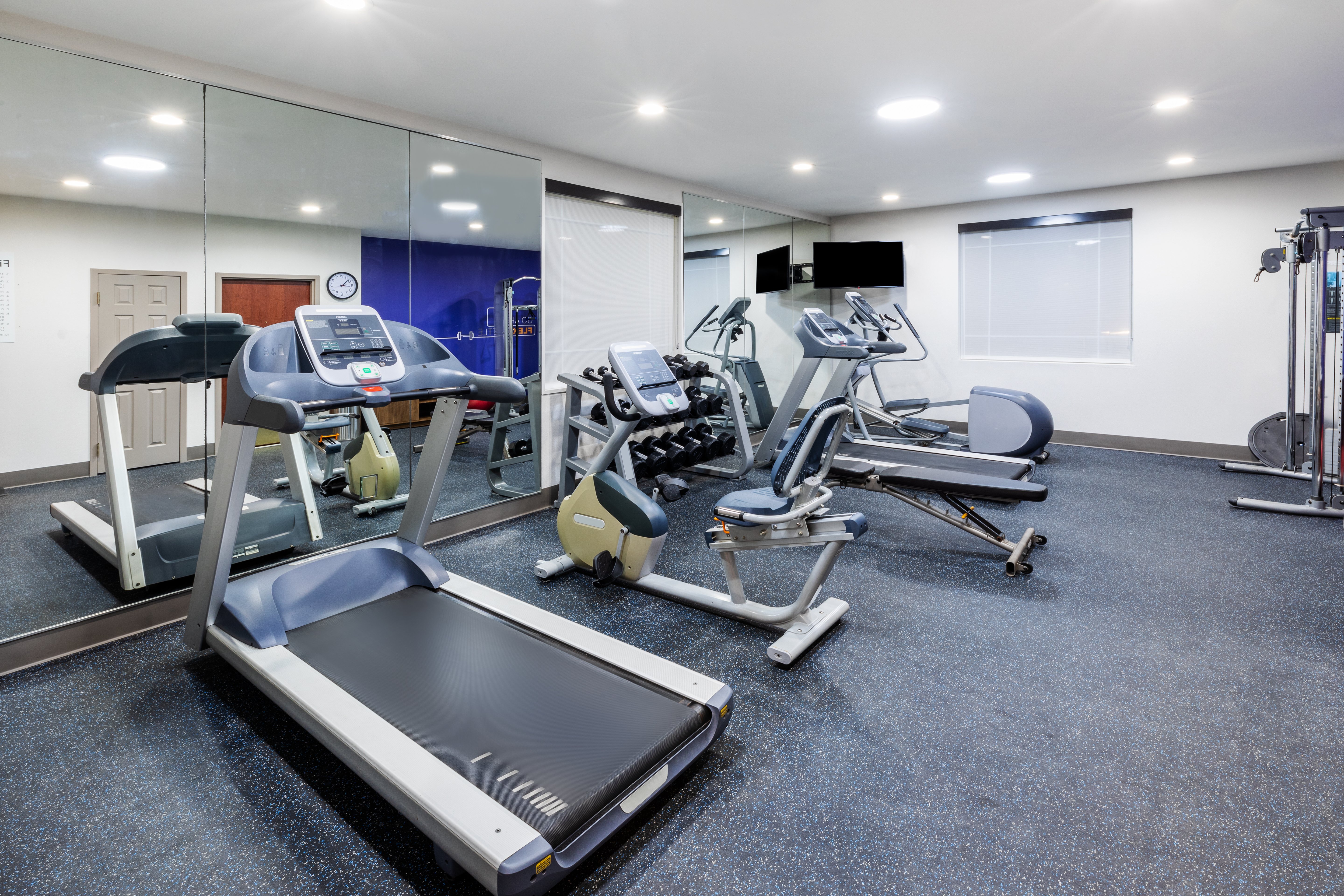 Holiday Inn Express Harvey-Marrero 30/46