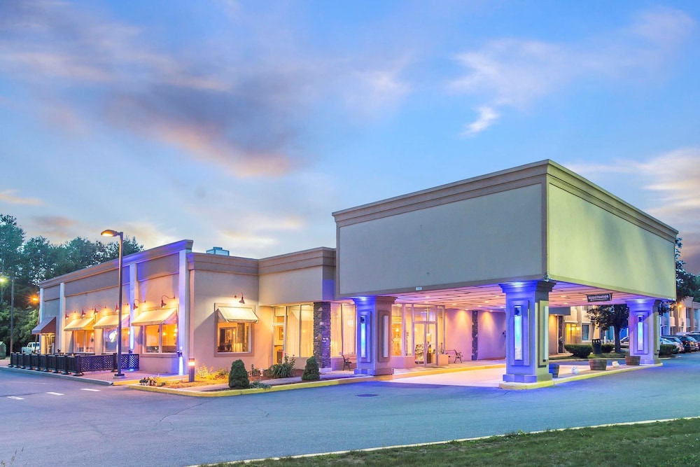 Quality Inn & Conference Center Brattleboro North 5/64
