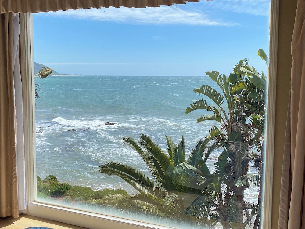 Cliff House Inn 63/71