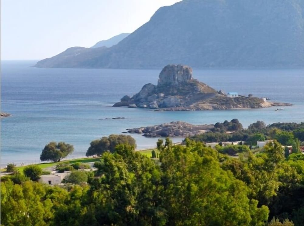 Dimitris Paritsa Hotel 38/44