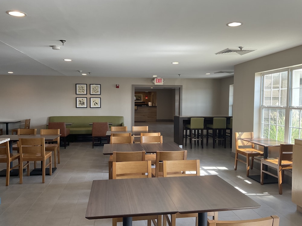 Country Inn & Suites by Radisson, Marion 49/64