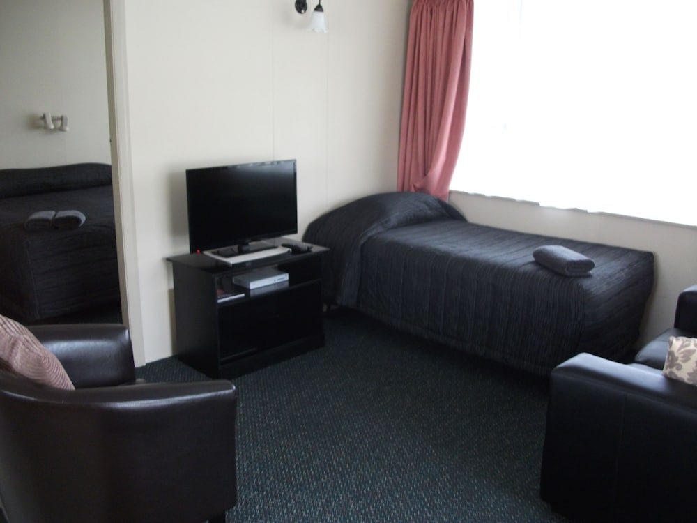 Scenicland Motels 15/69