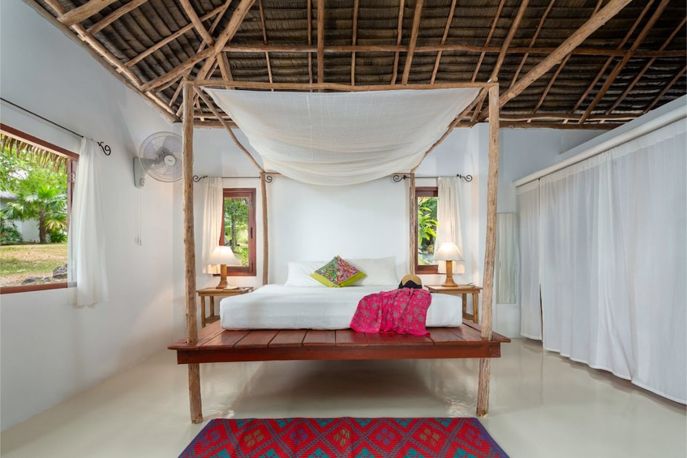 JUNGLE, VILLA