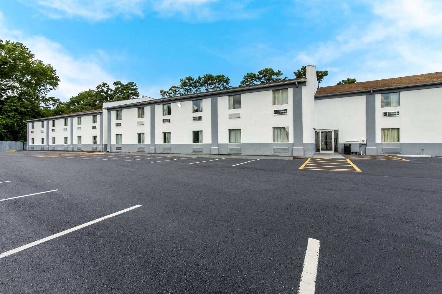 Econo Lodge Cherry Point 39/43
