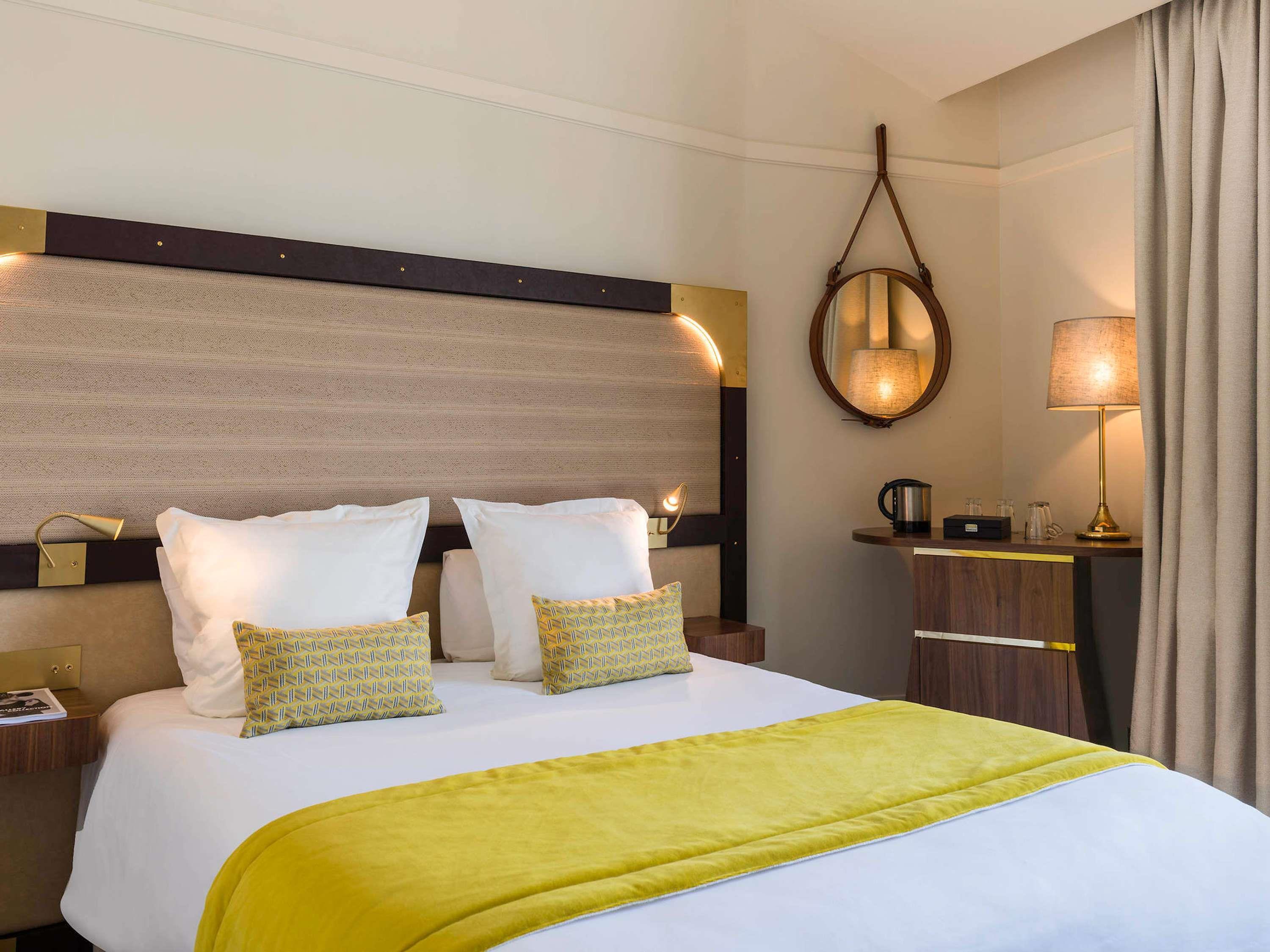 CLASSIC, QUEEN BED