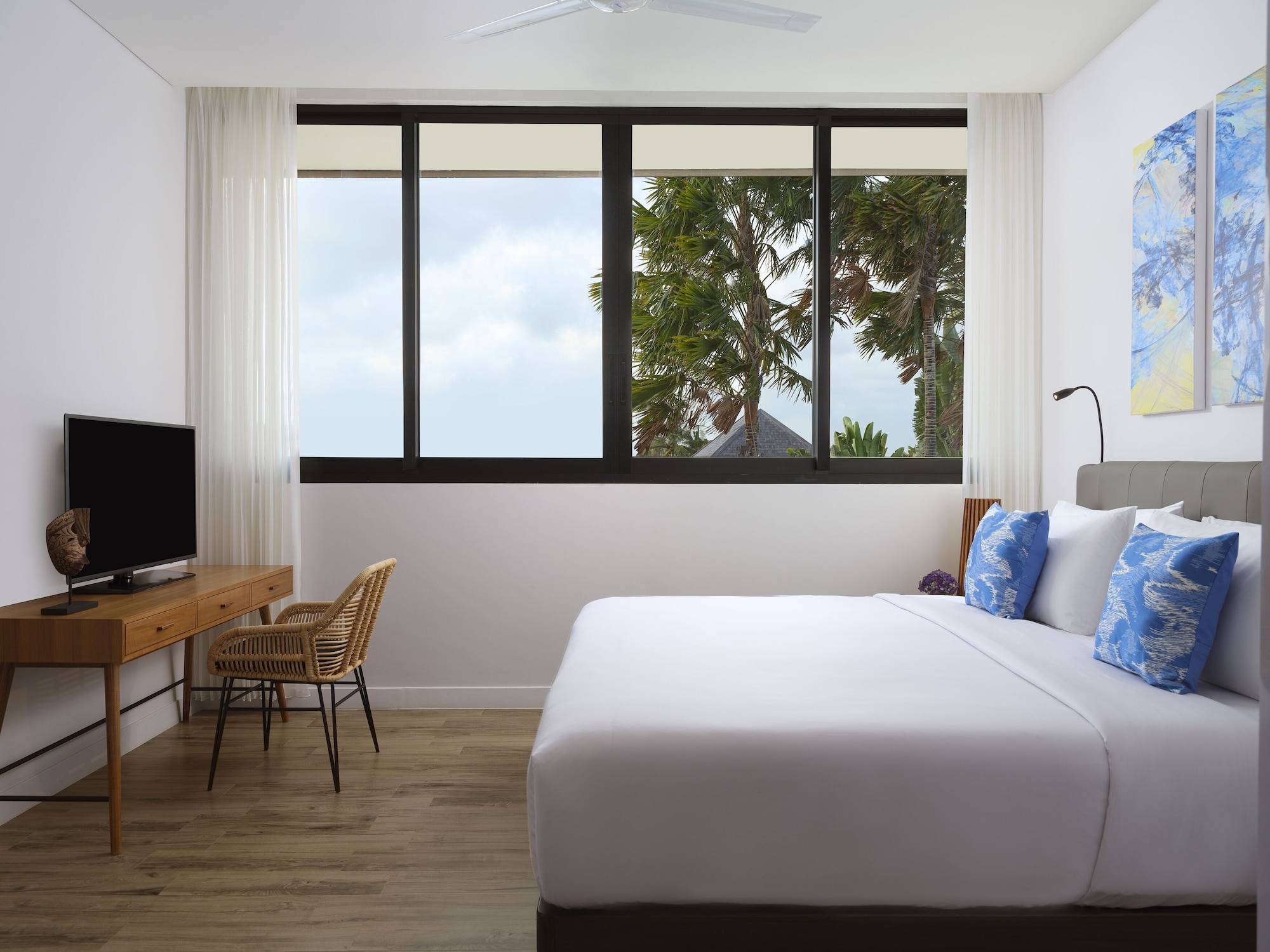 2 BEDROOMS, SUITE, APARTMENT
