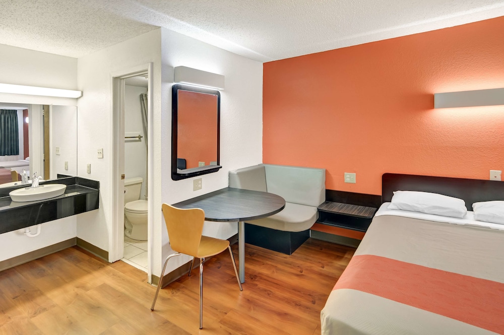 Motel6 Lindale, TX 16/34