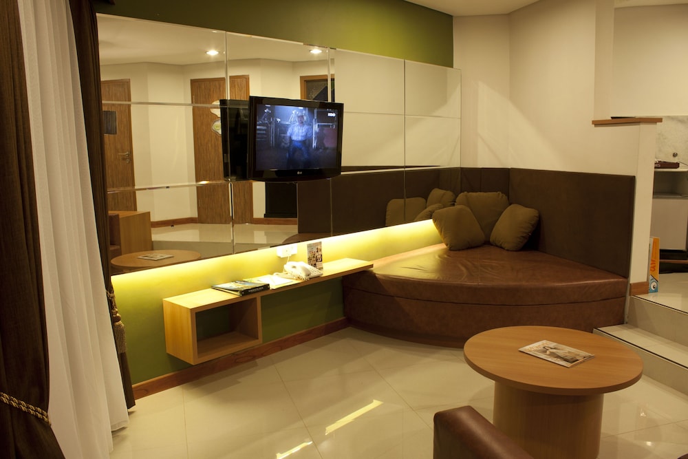 Putri Duyung Ancol Kt 15/57
