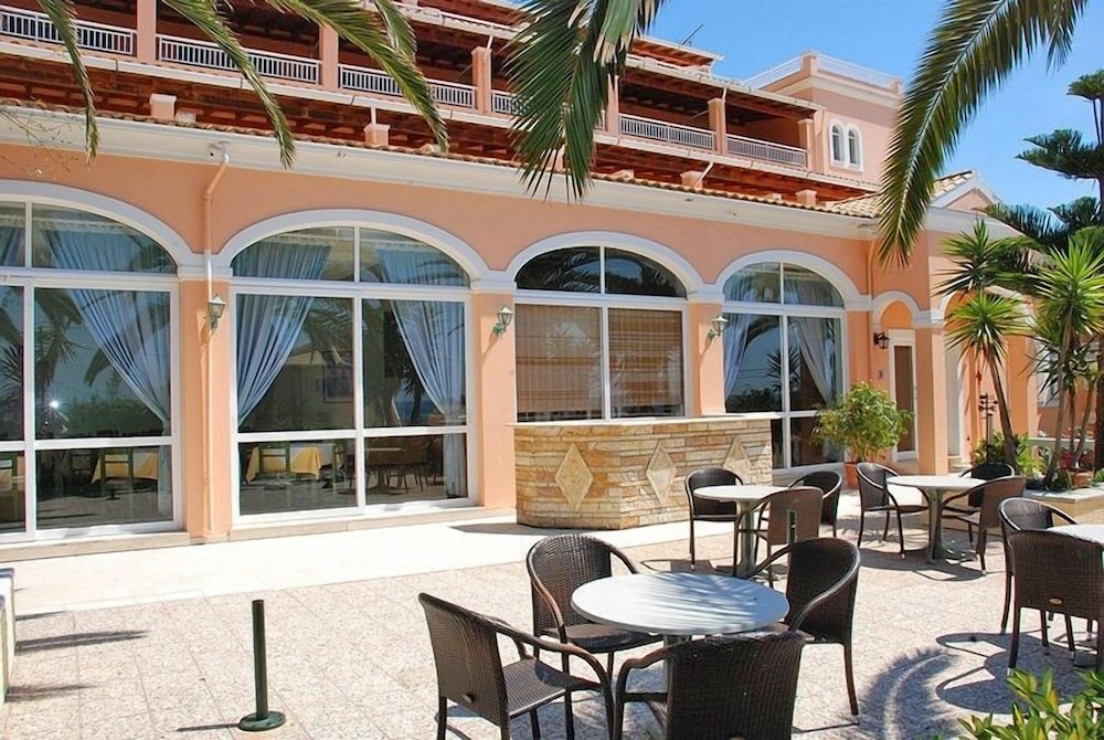 Paramonas Hotel 32/50