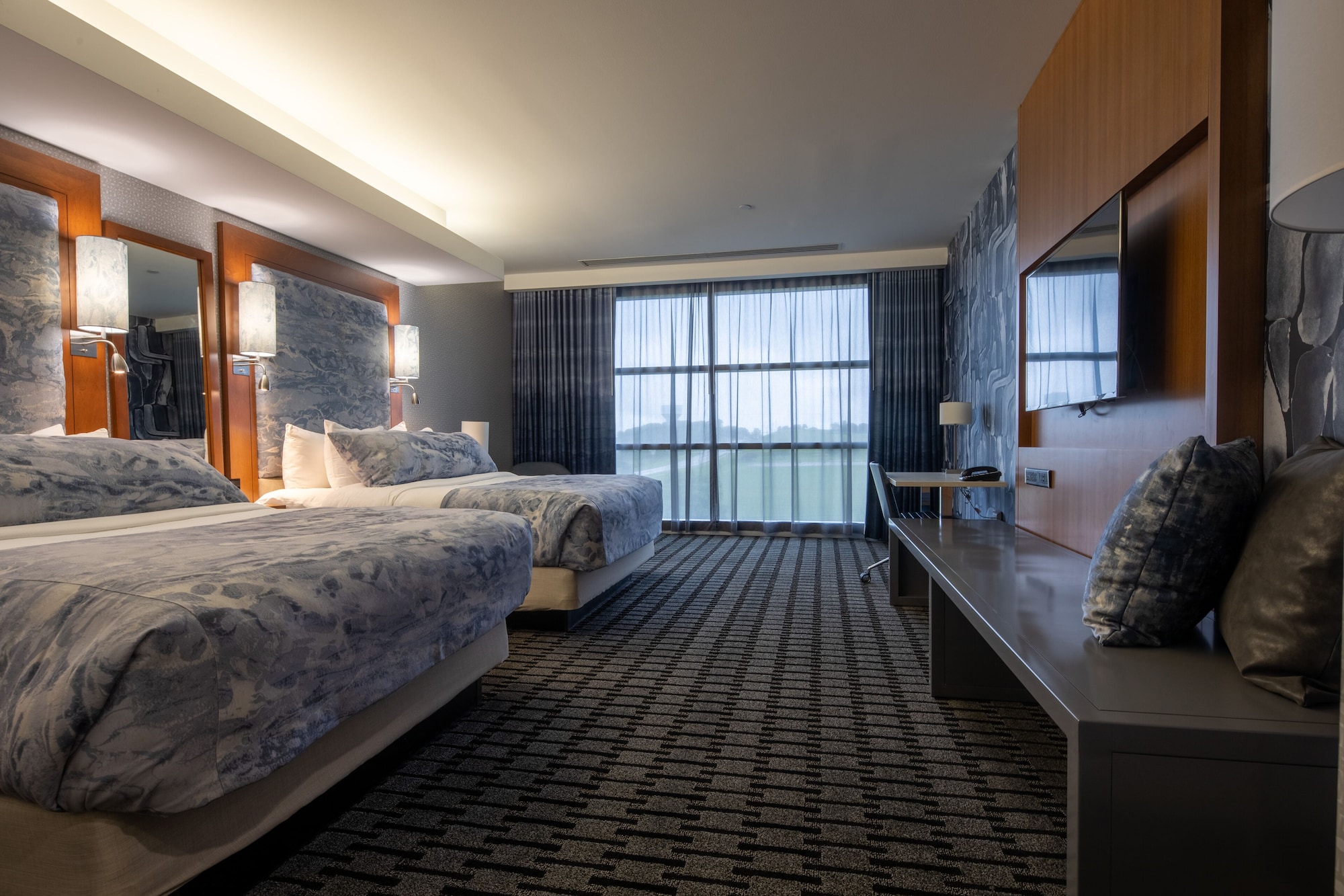 DELUXE, 2 QUEEN BEDS