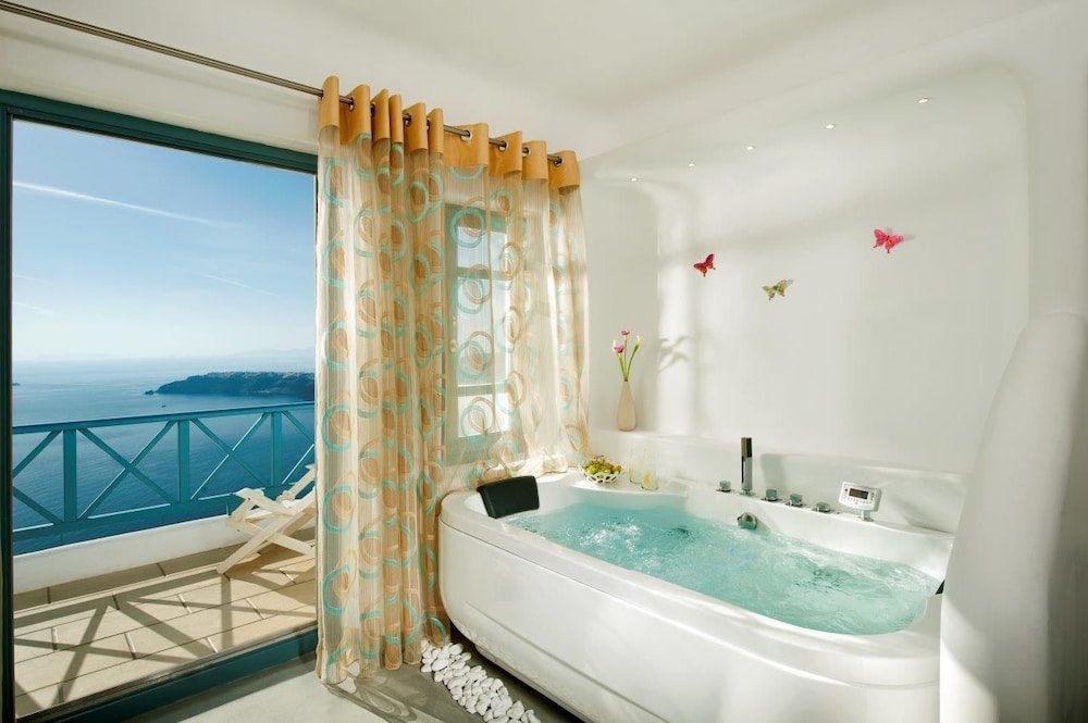 Absolute Bliss Imerovigli Suites 24/63
