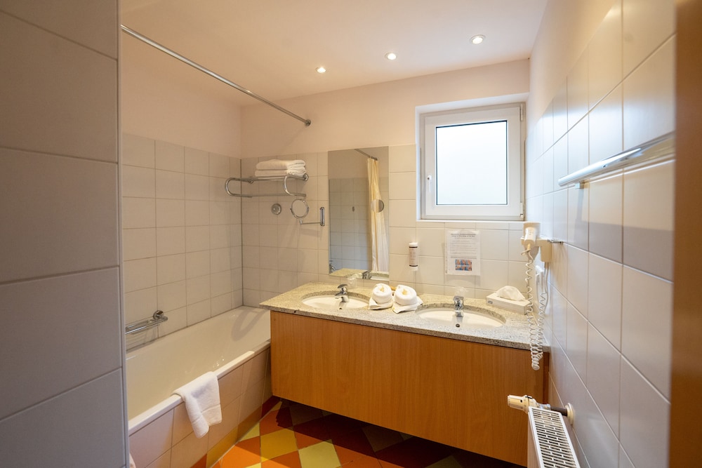 Savoy Hotel Bad Mergentheim 48/50