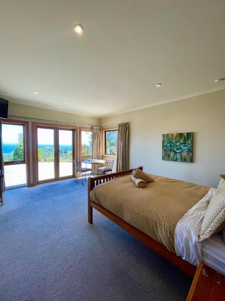 Parautane Lodge 7/50