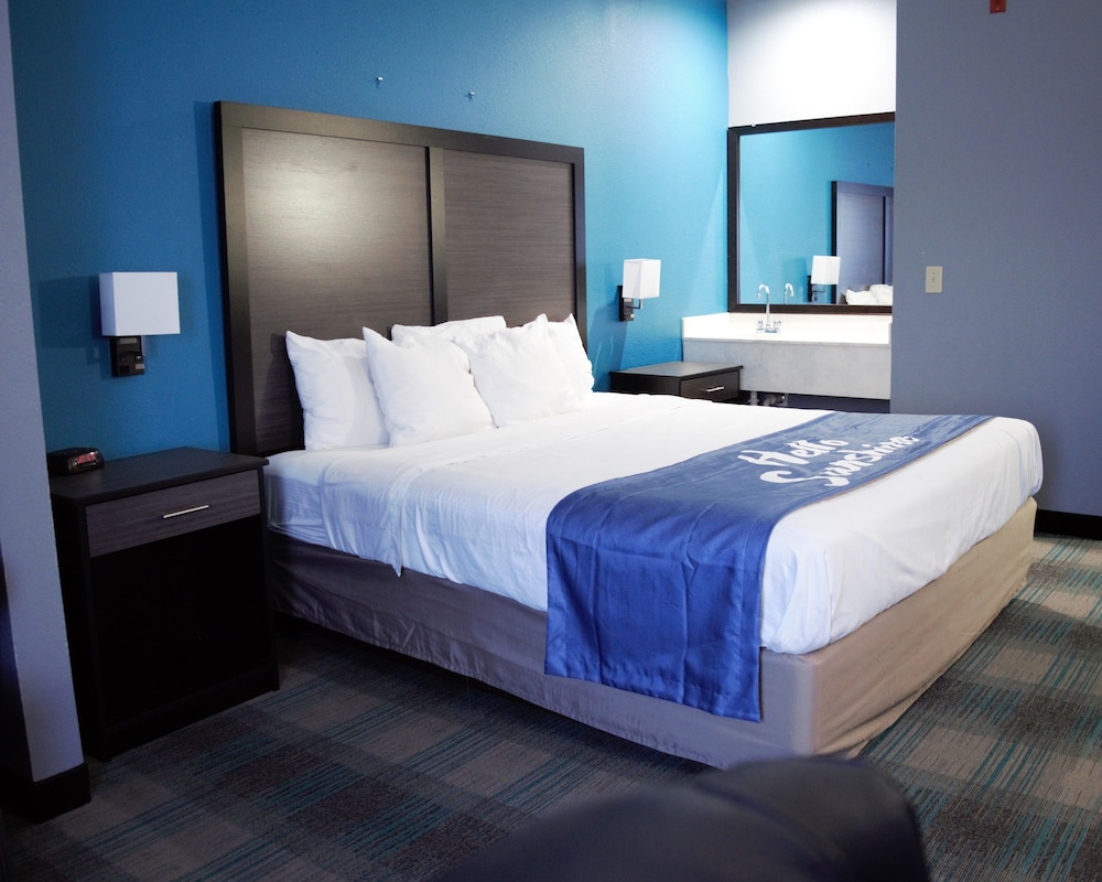 Days Inn by Wyndham Montgomery 13/29
