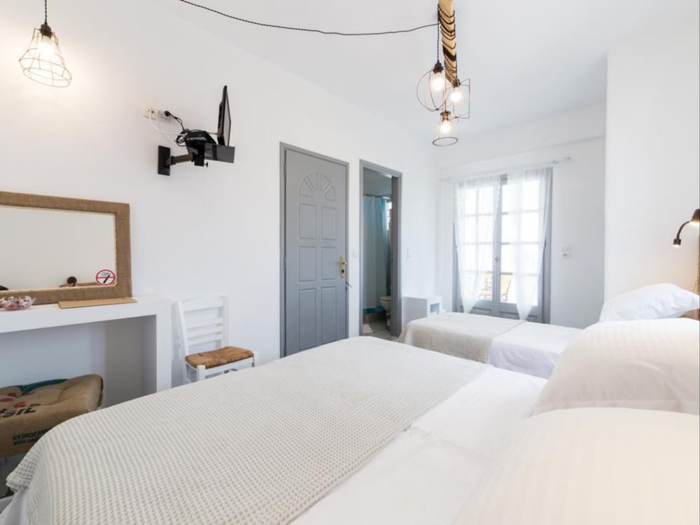 Evi Rooms 14/89