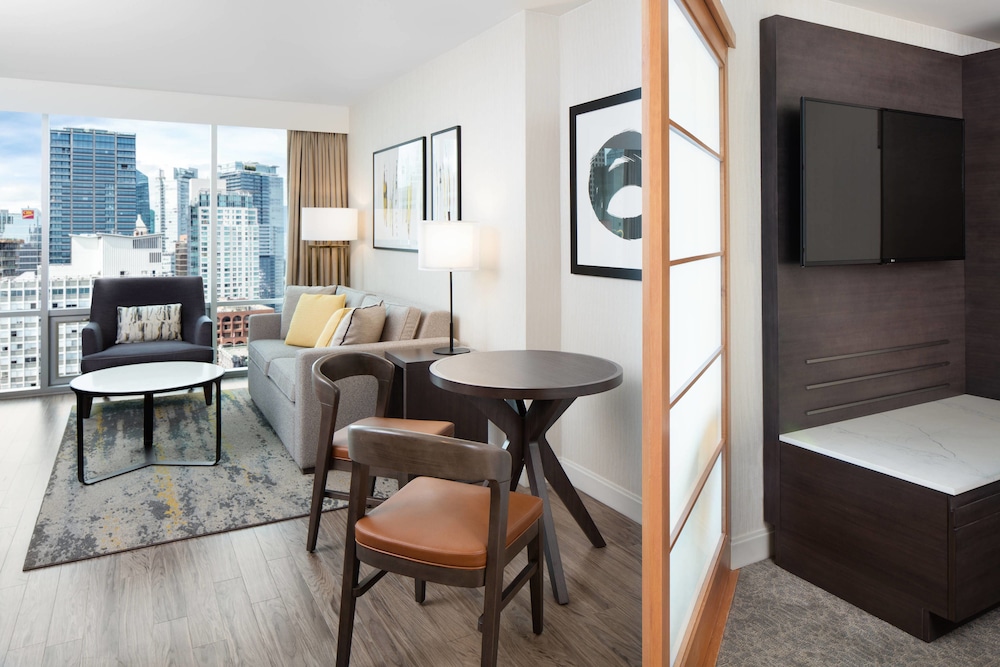 Delta Hotels by Marriott Vancouver Downtown Suites 31/49