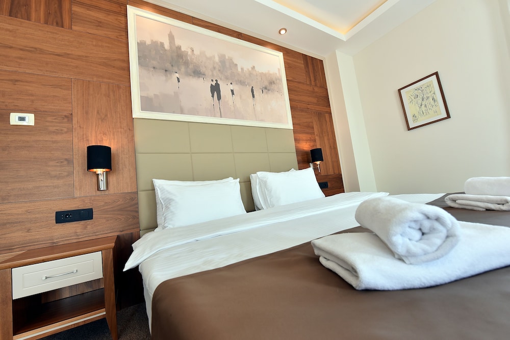Lazaro Hotel Podgorica 23/45