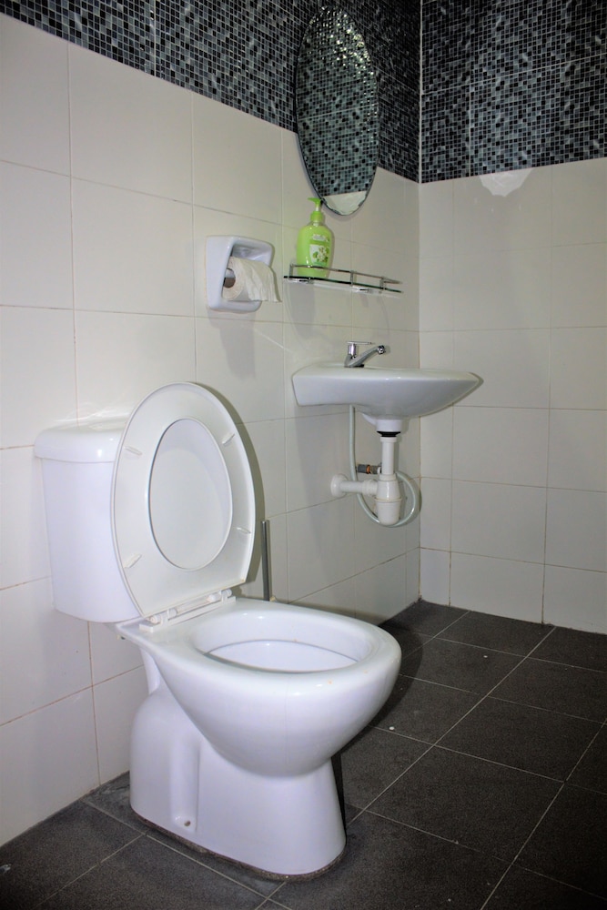 Aeon Tebrau Homestay & Hotel 22/62