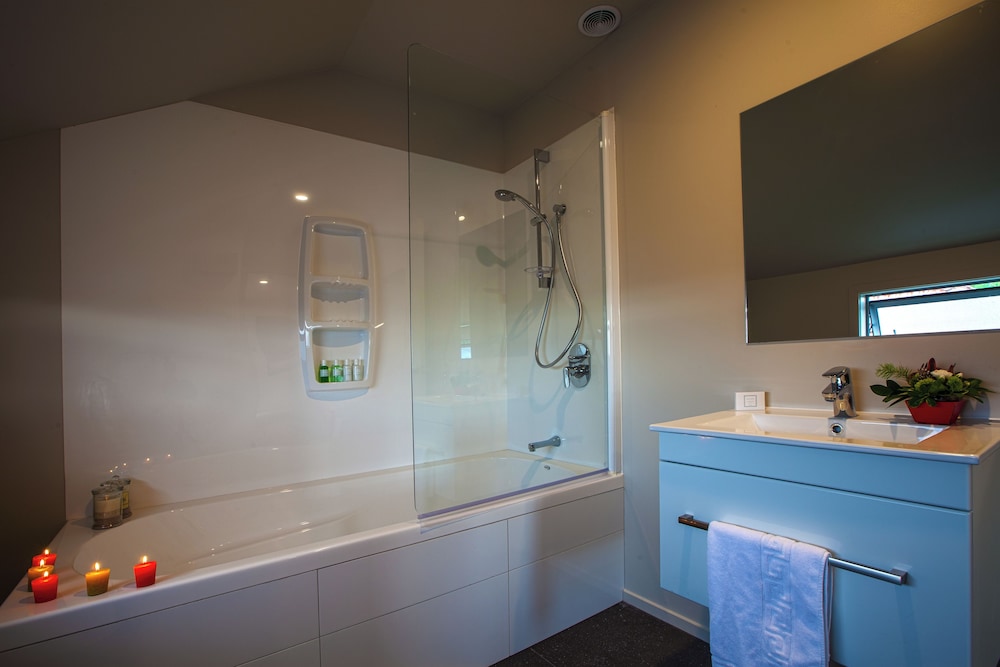 311 Motel Riccarton 70/71