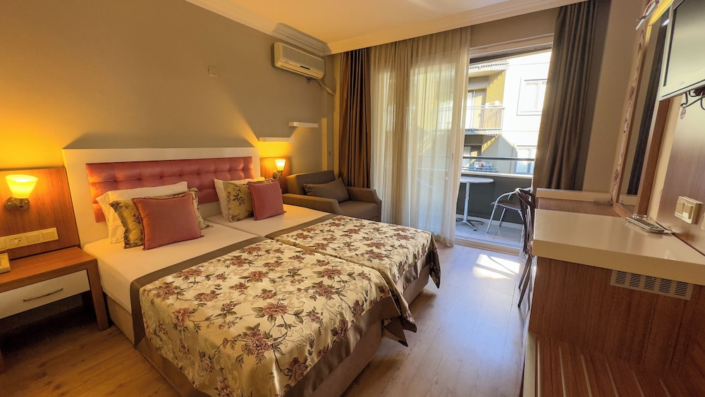 NOVIS HOTEL CLEOPATRA 27/75