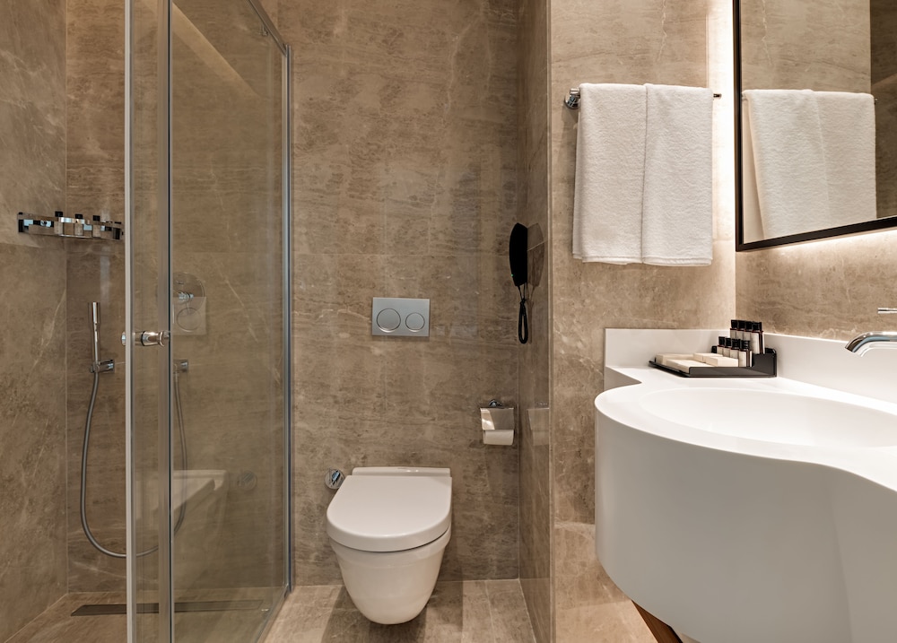 Gleam Collection Hotel 58/62