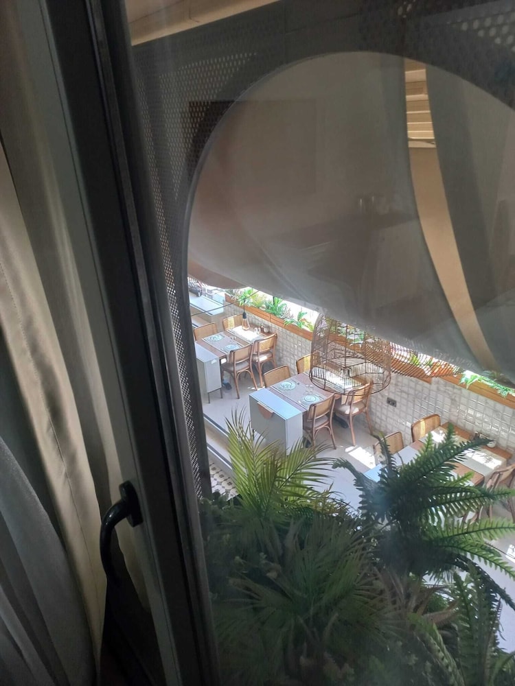 Mic Royal Hotel 46/50