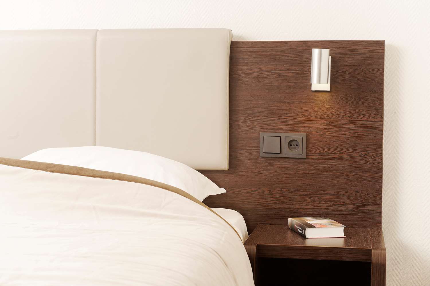 Suite, Double Bed, Bathtub