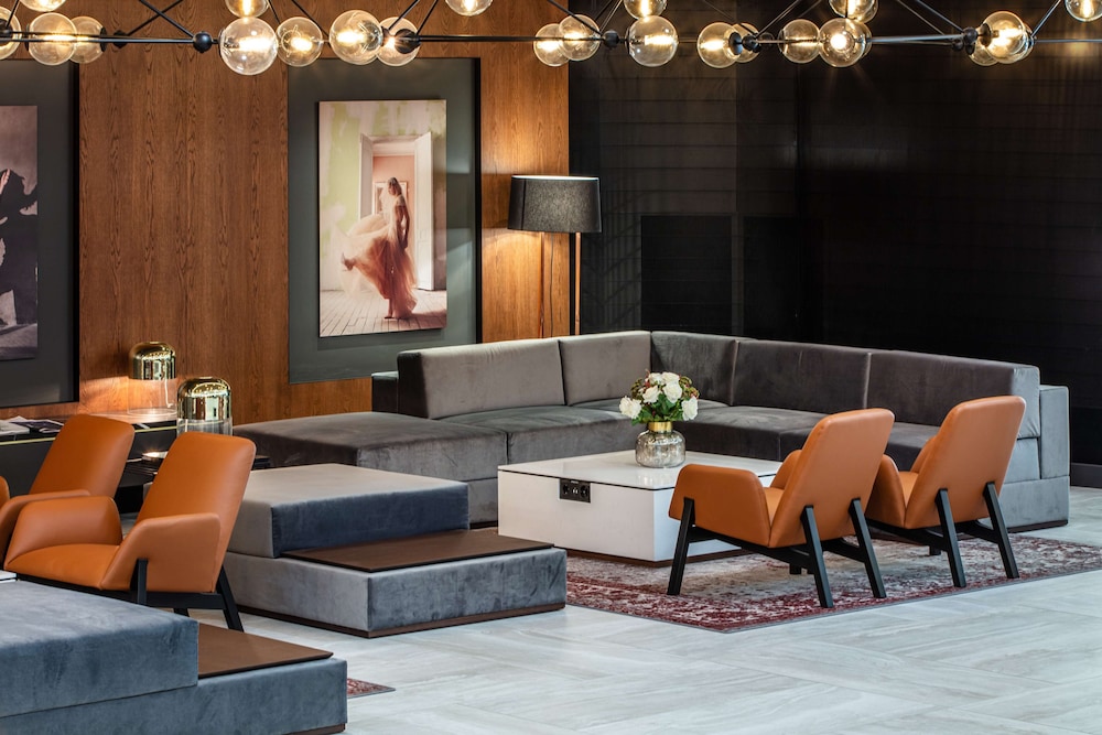 RADISSON BLU HOTEL BASEL 57/74