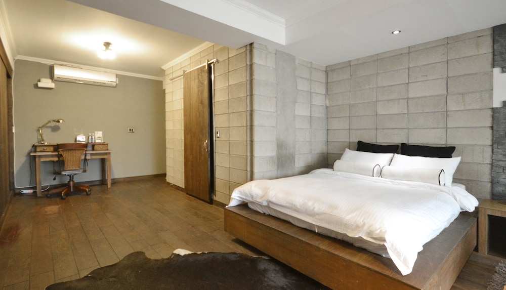 SLA Seoul Loft Apartments 19/74