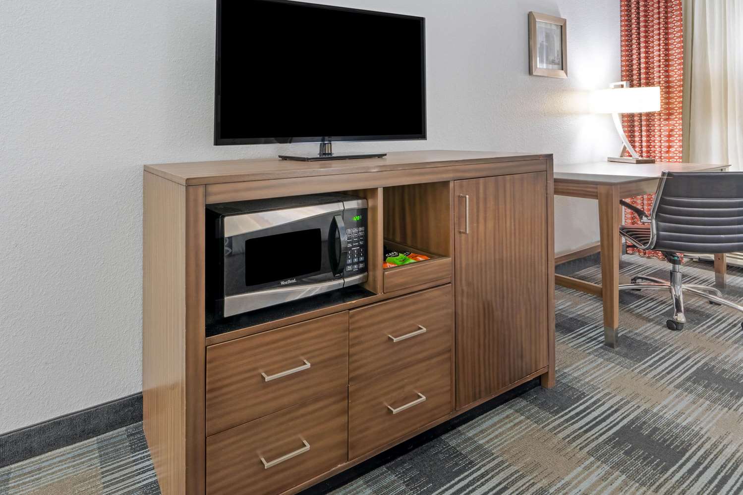 La Quinta Inn & Suites by Wyndham Guthrie 40/47