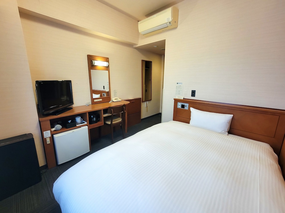 ROOM, SINGLE