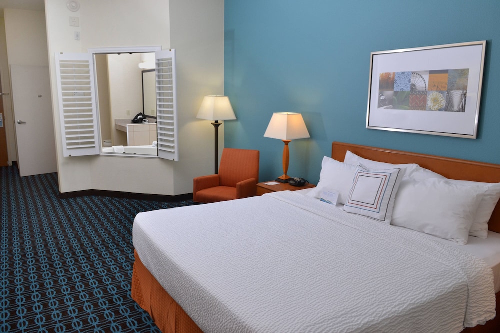 Fairfield Inn Suites Effingham 4/19